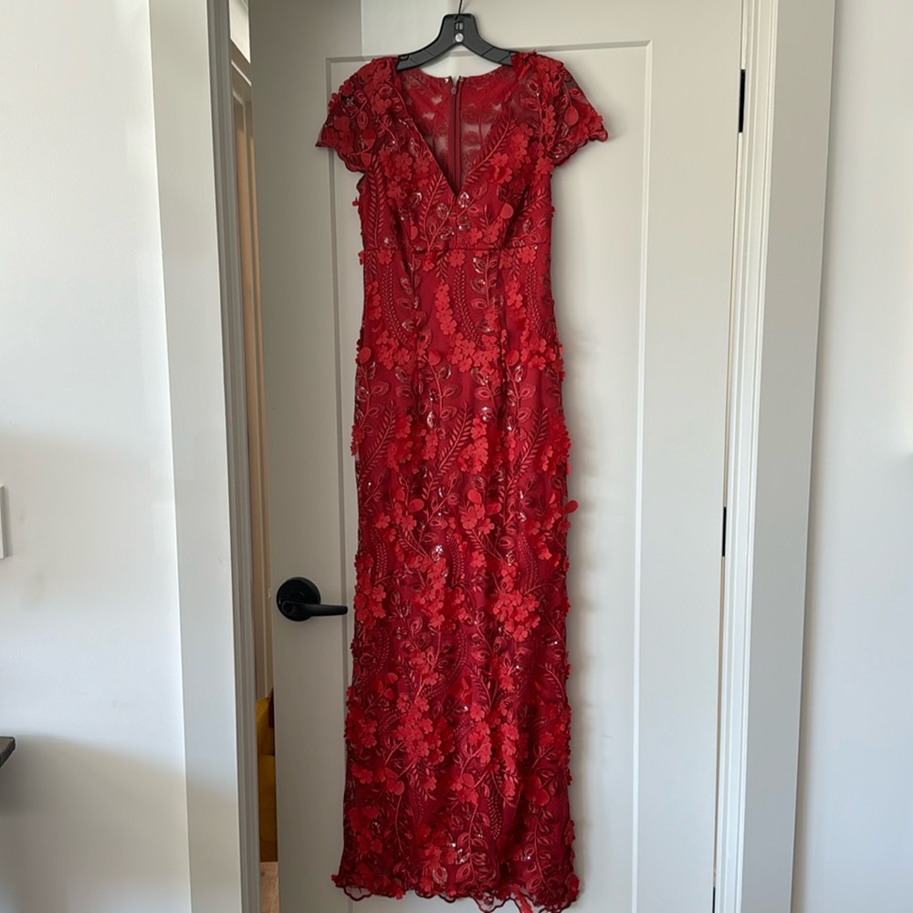 Theia long petal gown. Size 2. NBW.